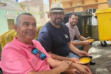 Lomo Magullo celebra el Día del Vecino en plena ola de calor/Francisco Javier Santana.